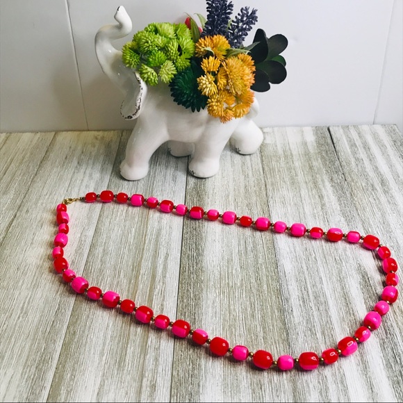 Vintage Pink and Red Beaded Necklace - Picture 2 of 9